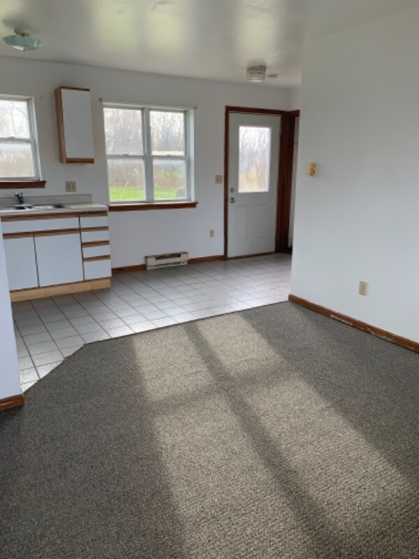 3850 N Shore Dr Unit 3, Menominee, MI 49858 Room for Rent in
