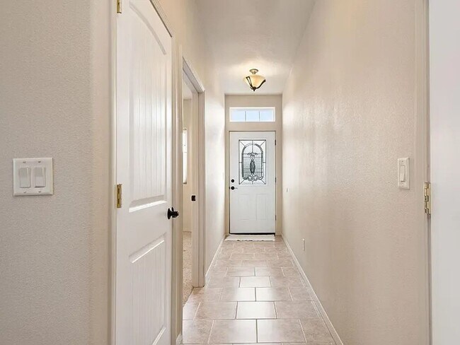 Foto del edificio - Charming 2 Bedroom, 2 Bath Duplex in an Excellent Location!