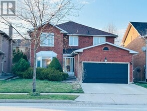 Building Photo - 2951 Kingsway Dr