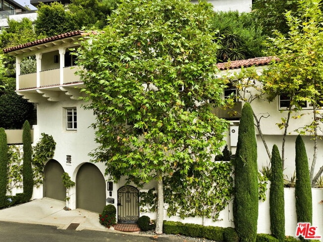 Building Photo - 1822 Courtney Terrace