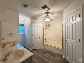 Building Photo - 3 Park Ridge Dr
