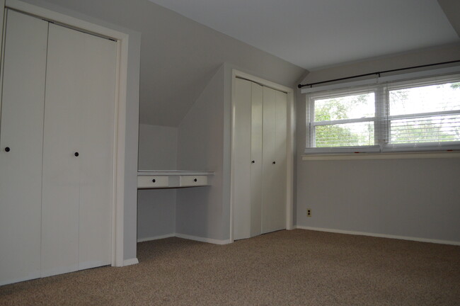 Master Bedroom - 842 Bricker Blvd