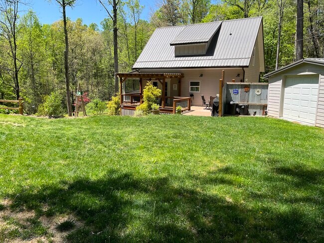 Foto del edificio - 251 Landwood Ln