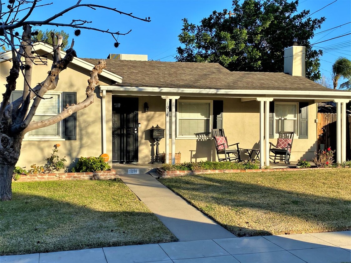 Primary Photo - Redlands Cottage Near University