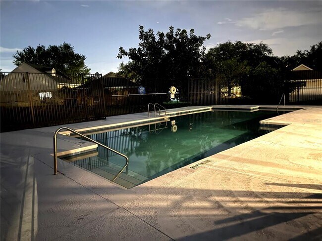 Foto del edificio - 308 Windford Ct