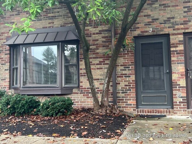 Foto del edificio - Olentangy Condominiums 2 Bedroom