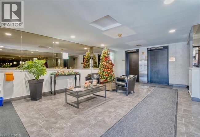 Building Photo - 135 Base Line Rd W