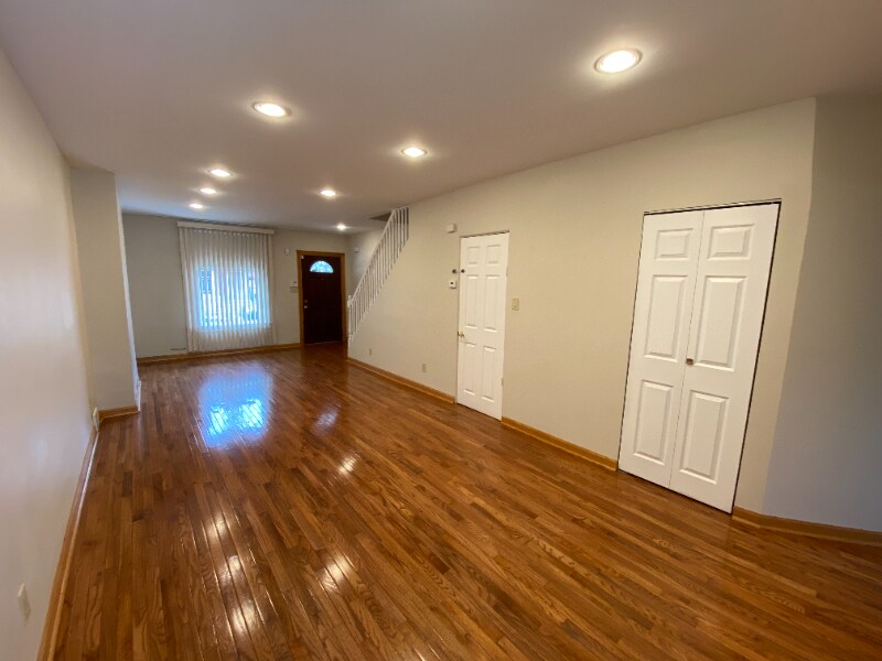 4135 Delevan St, Pittsburgh, PA 15217 Townhome Rentals in Pittsburgh