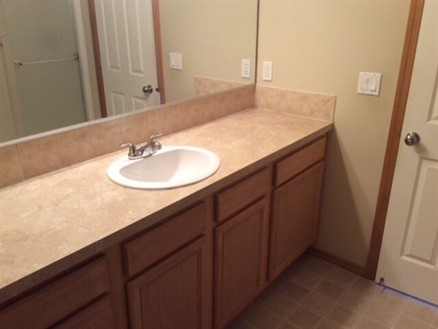 Foto del edificio - 668 SE Jack Ave