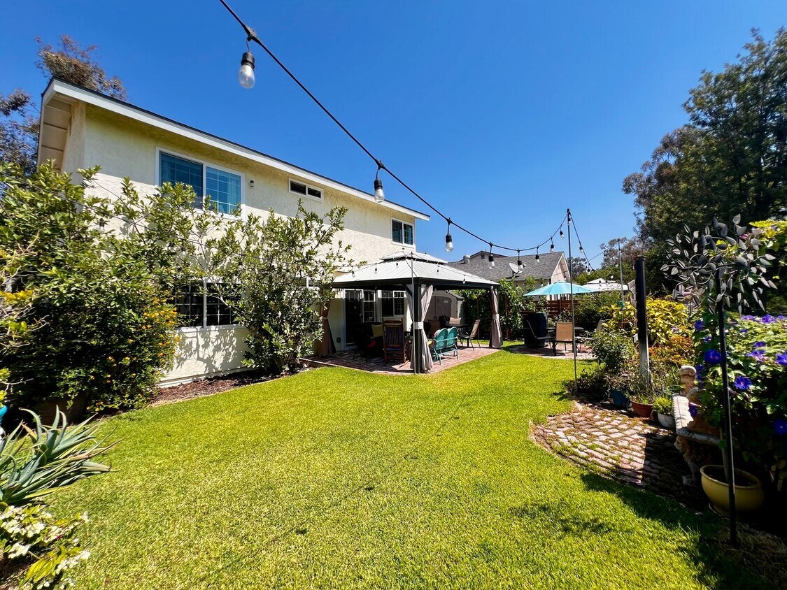Foto principal - Beautiful 4 bedroom 2 bath House, adorable...