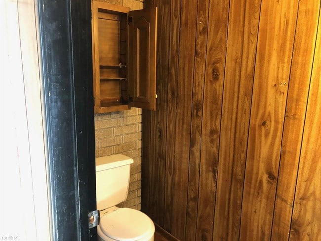 Building Photo - 2 br, 1 bath  - 405 S Grove St C