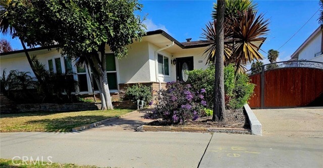 Building Photo - 5259 Angeles Vista Blvd