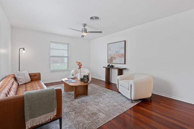 Foto del edificio - 6810 Daugherty St