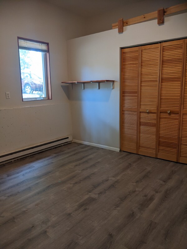 Foto del edificio - 708 White Pines Dr