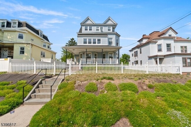 Foto del edificio - 76 Lafayette Ave