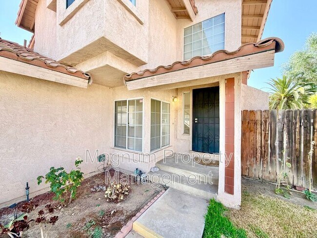 Foto del edificio - 16309 Silverbirch Rd