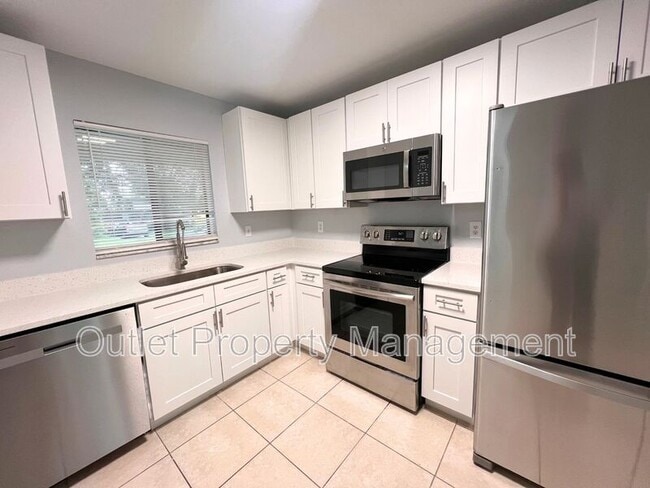 Foto del edificio - 411 Slumber Ln