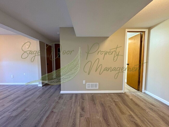 Building Photo - 1016-1018 SW Kingscross Rd