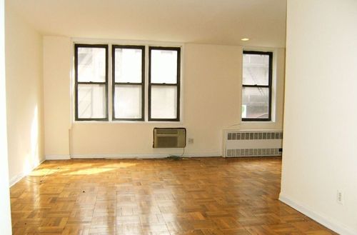 Primary Photo - 139 E 27th St