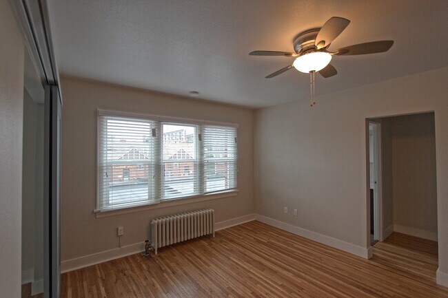 Building Photo - 1525 Perry St