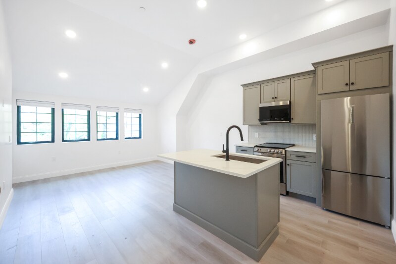 Foto principal - 126 Adelaide Ave
