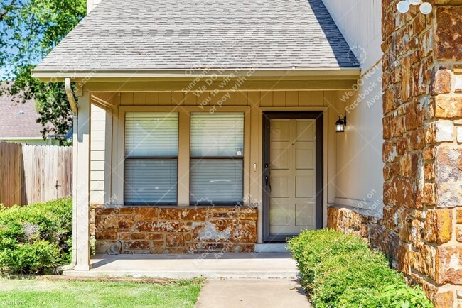 Building Photo - 3 br, 2 bath Duplex - 7008 S 78th E Ave