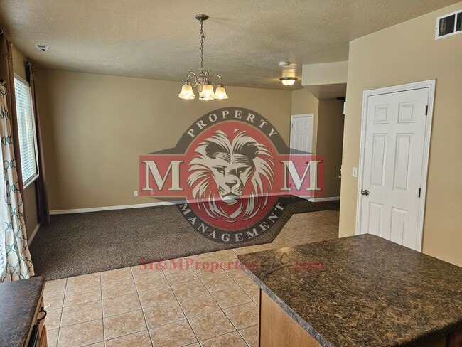 Building Photo - 3 Bd 2.5 Bath Condo 2 Car Garage