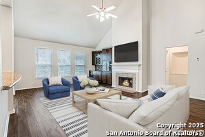 Foto del edificio - 526 Parkmont Ct