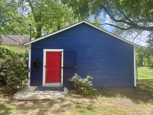 Building Photo - 1045 Patterson St