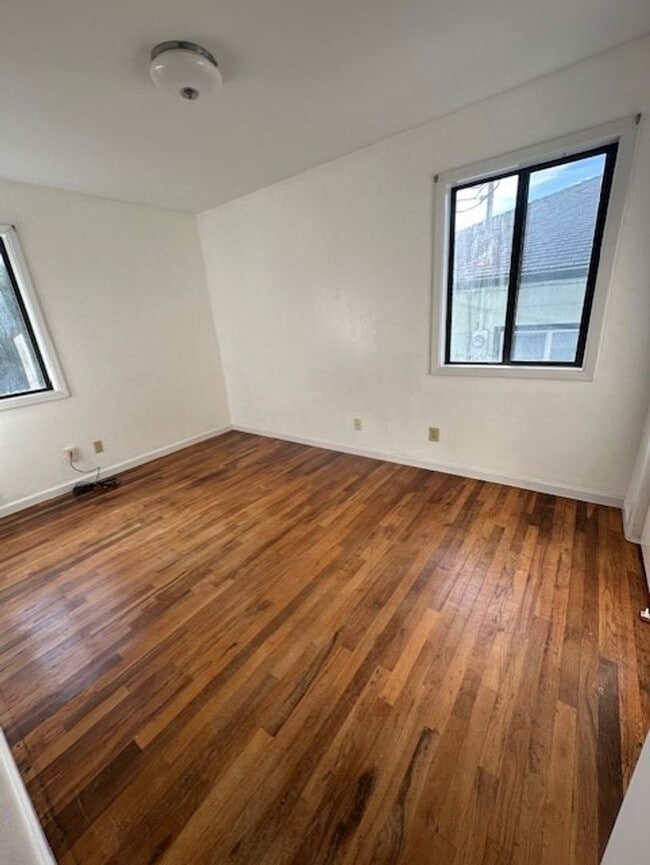 Building Photo - 94183 9th St