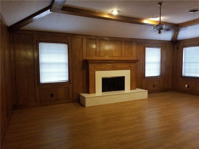Foto del edificio - 6014 Shelton St