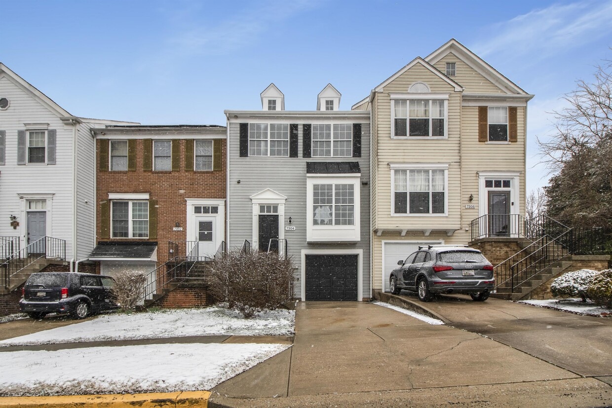 Primary Photo - 7304 Wintergreen Ct