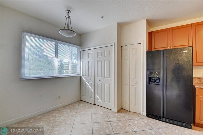 Foto del edificio - 1001 Coastal Bay Blvd