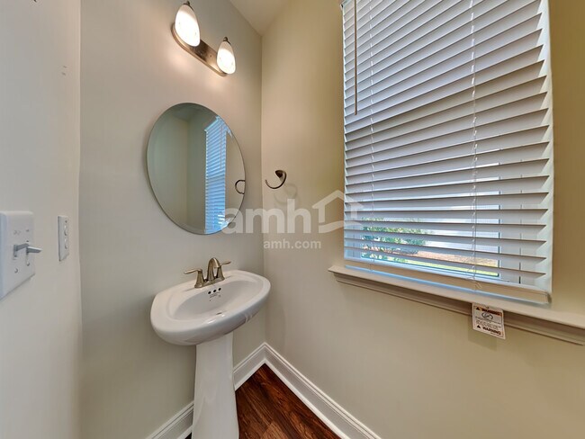 Foto del edificio - 288 Bering Ln