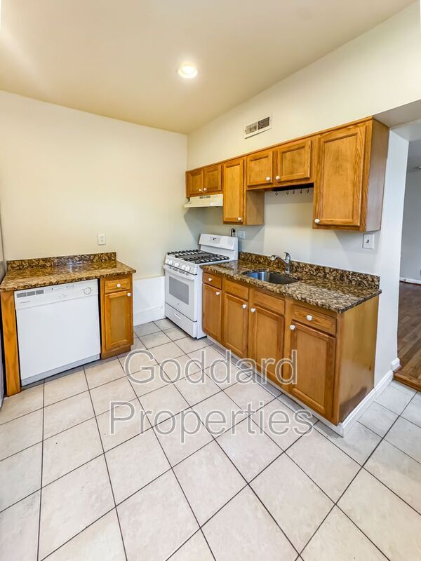 Foto del edificio - 1801 S Charles St