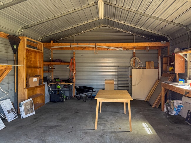 Foto del edificio - 9245 Summit Dr