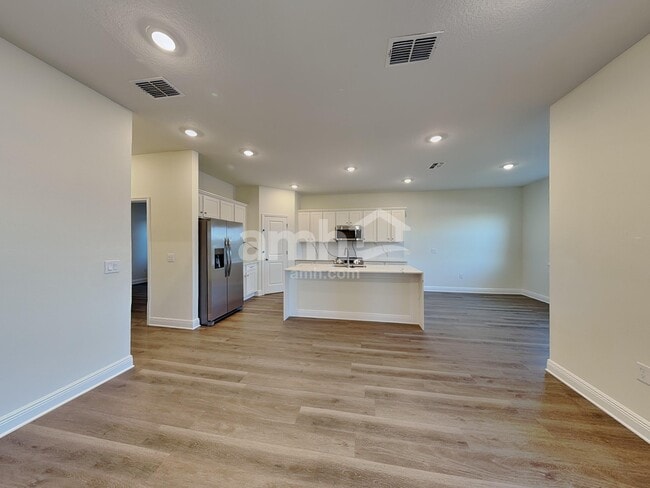 Foto del edificio - 5958 Sycamore Pl St