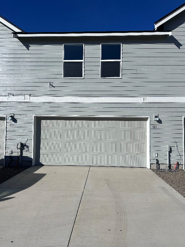 Building Photo - 181 E Lupine Ln