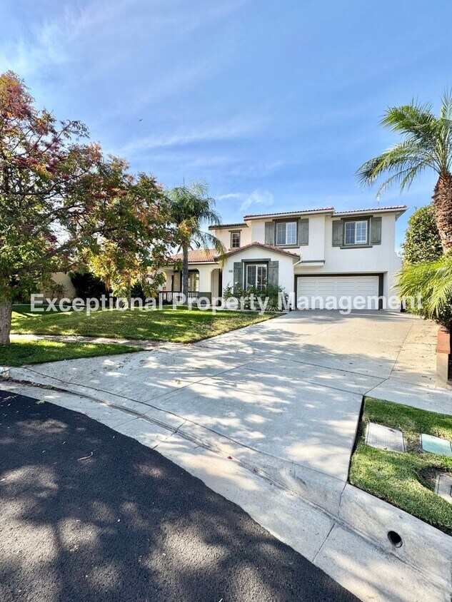 Foto principal - Ready to move in 4 bedroom 4 bath home!