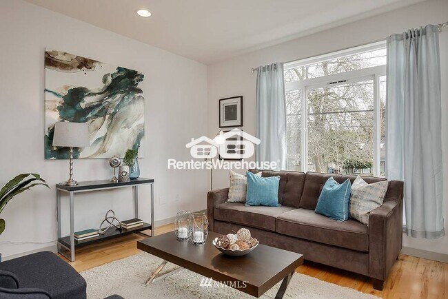 Foto del edificio - 10361 Ashworth Ave N