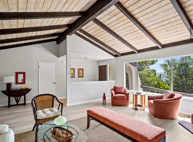 Foto del edificio - FOR RENT