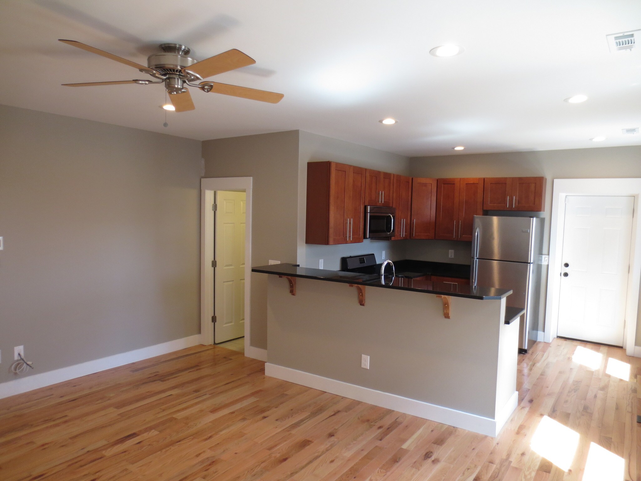 1967 W 58th St Cleveland, OH 44102 – photo 3