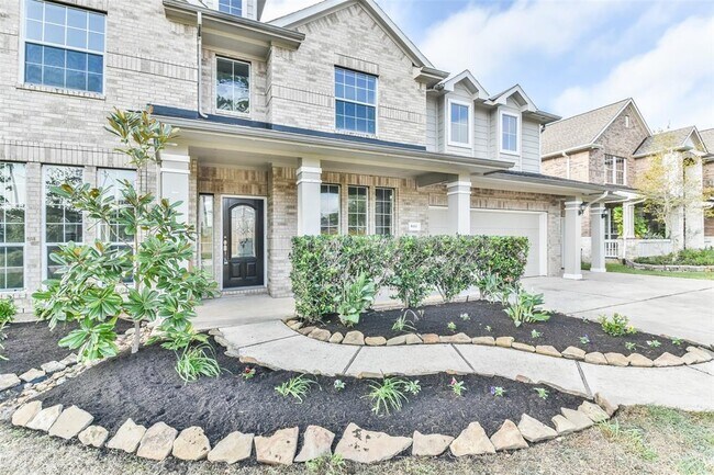 Foto del edificio - 8111 Edenwood Dr