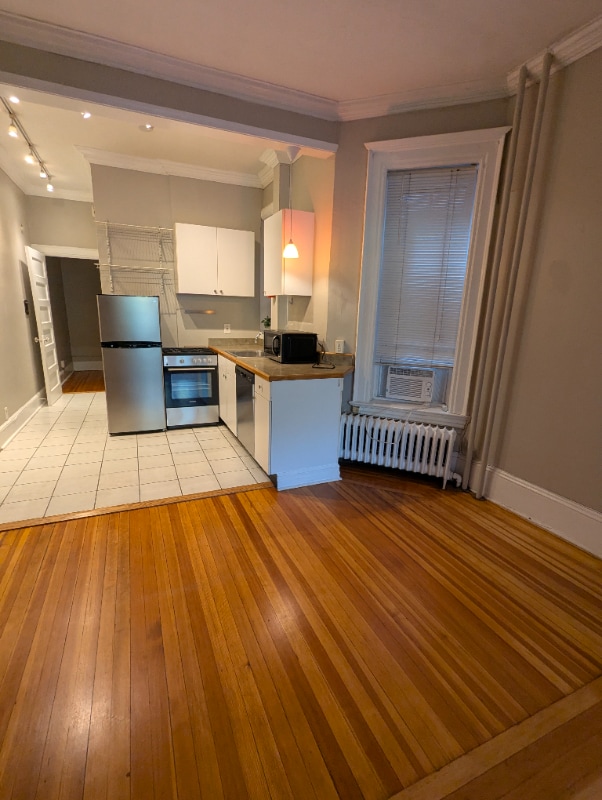 Building Photo - 544 Madison Ave