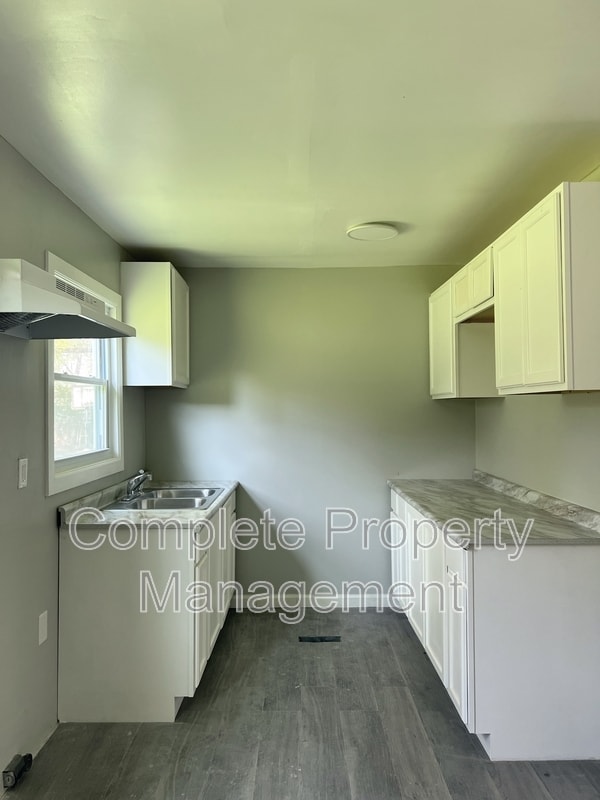 Foto del edificio - 2432 Ishkooda Rd SW