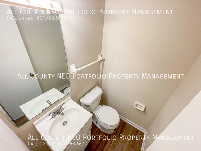 Foto del edificio - Spacious 2-Bedroom Apartment with Private ...