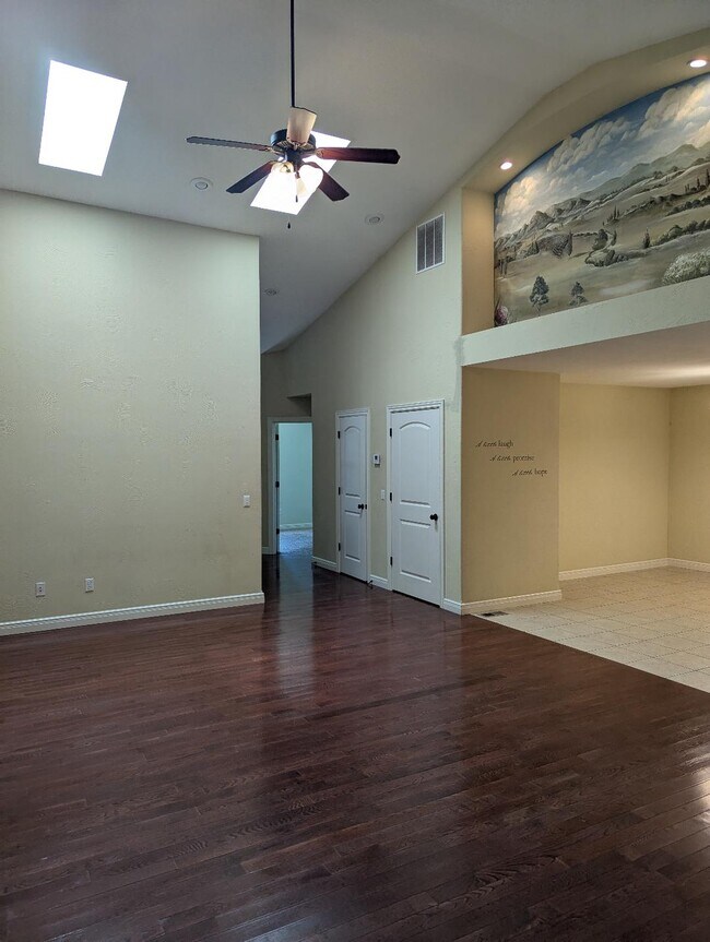 Foto del edificio - 530 Highlandville Rd