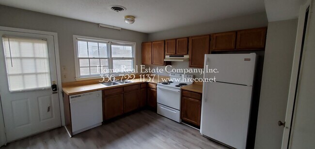 Foto del edificio - 3600 Yarbrough Ave