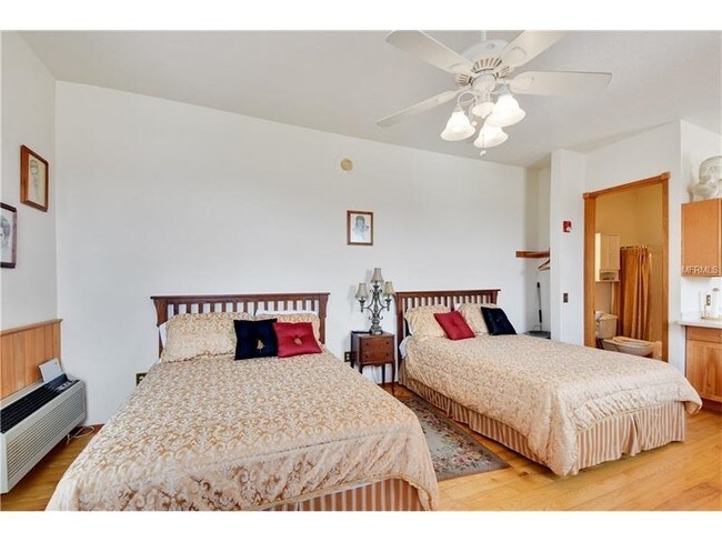 Interior - 1350 S Canoe Creek Rd