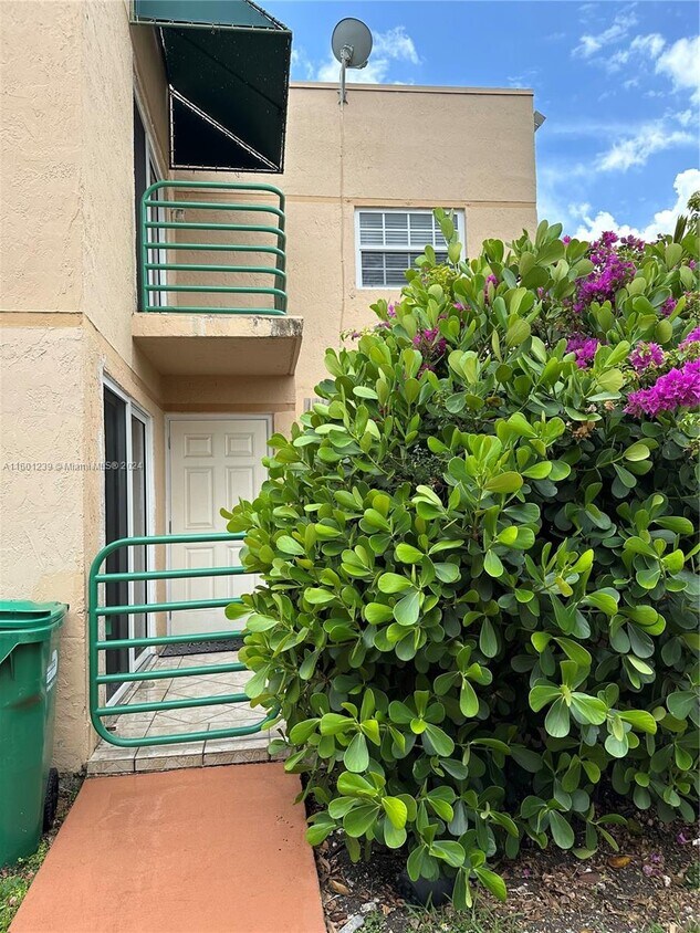 1975 SW 118th Ct Unit 141, Miami, FL 33175 Condo for Rent in Miami